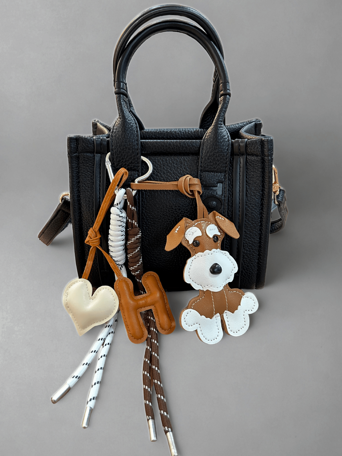 Llaveros - Lola Mora