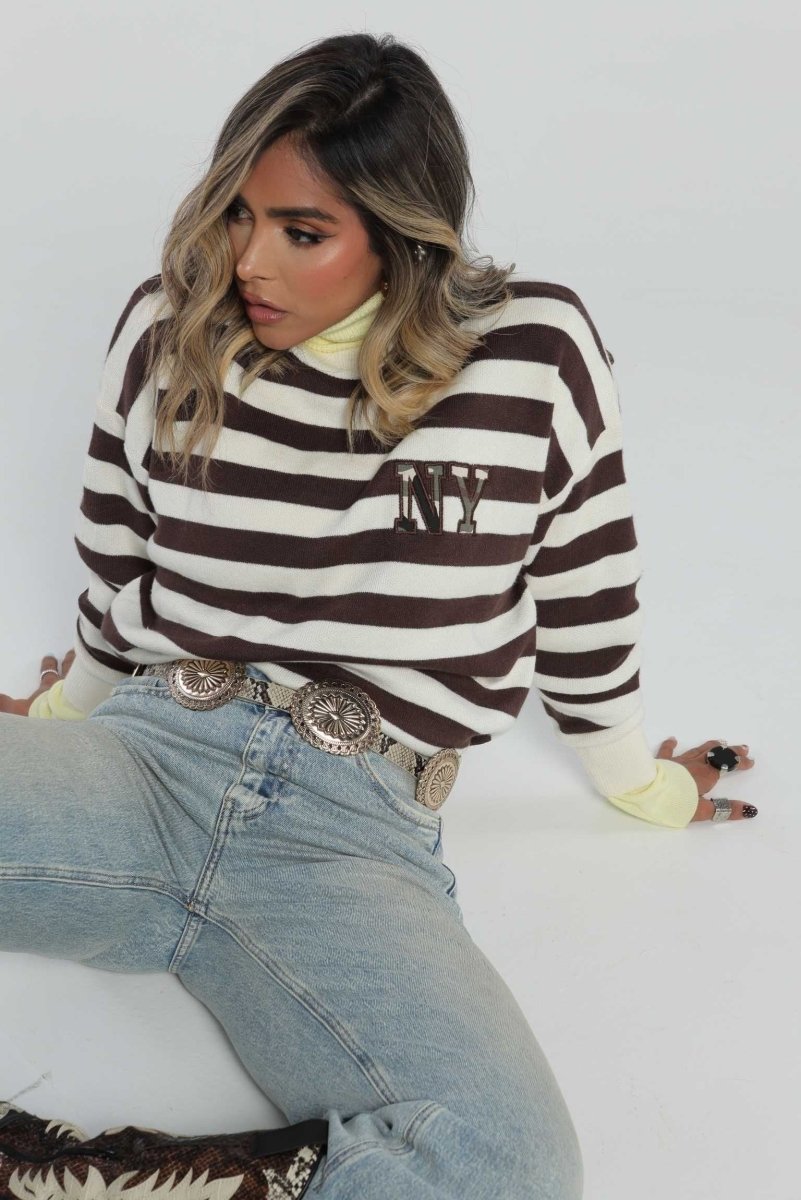 Buzo beige con rayas cafés - Lola Mora